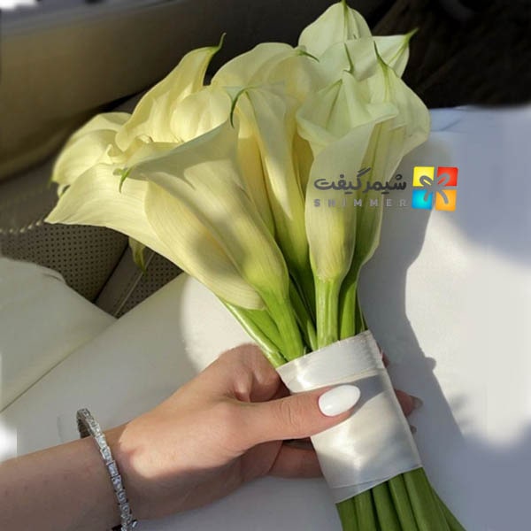 دسته گل عروس - گل شیپوری